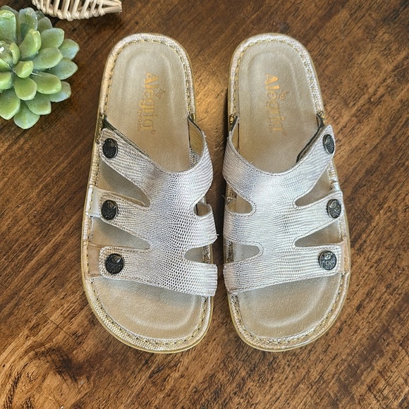 Alegria | “Venice Gold Your Own Way” Casual Slip On Leather Wedge Sandals, Sz38 - Picture 3 of 8